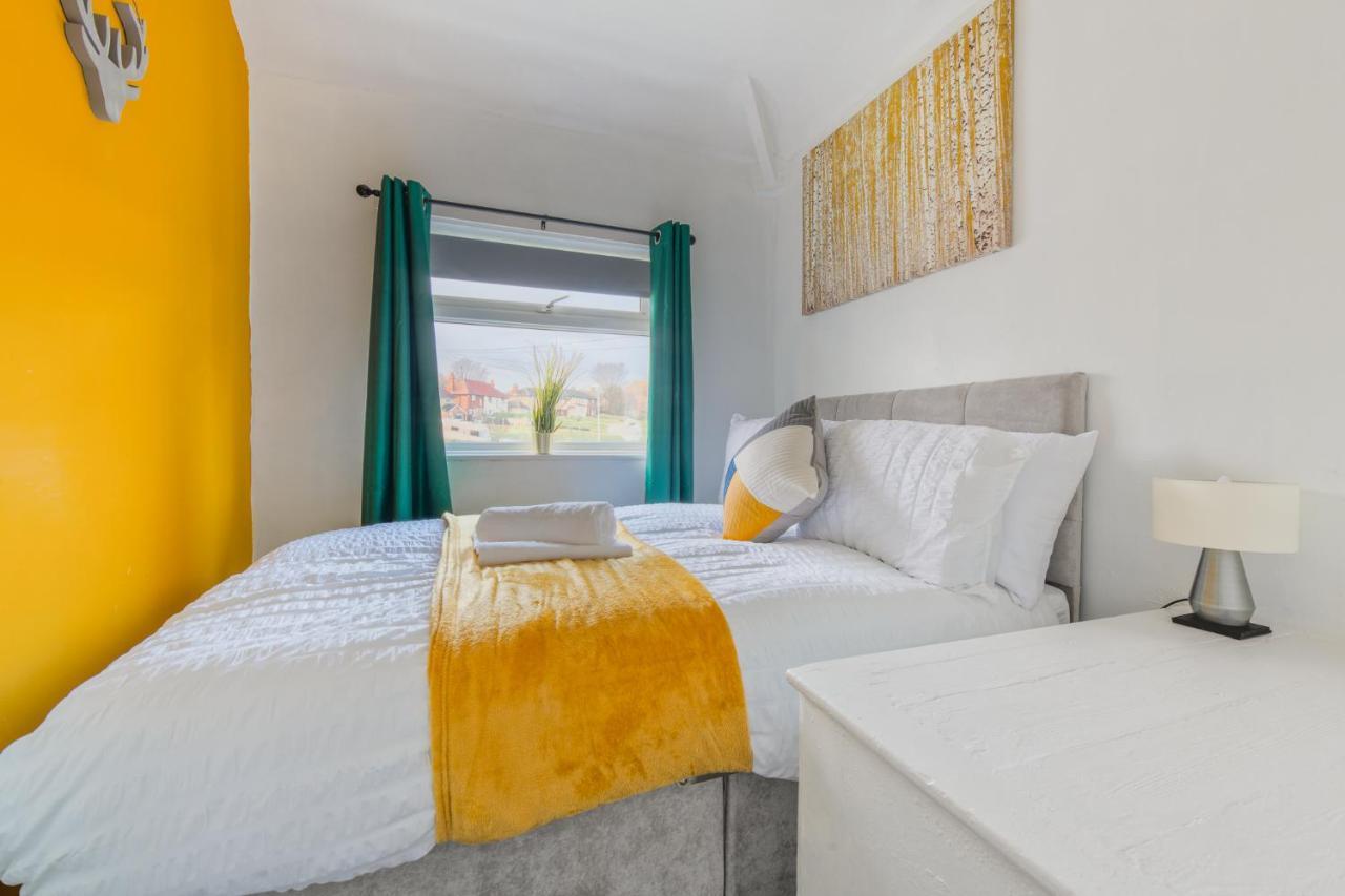 Rookwood House - Spacious Home With Free Parking - Short Stay Leeds Leeds  Buitenkant foto