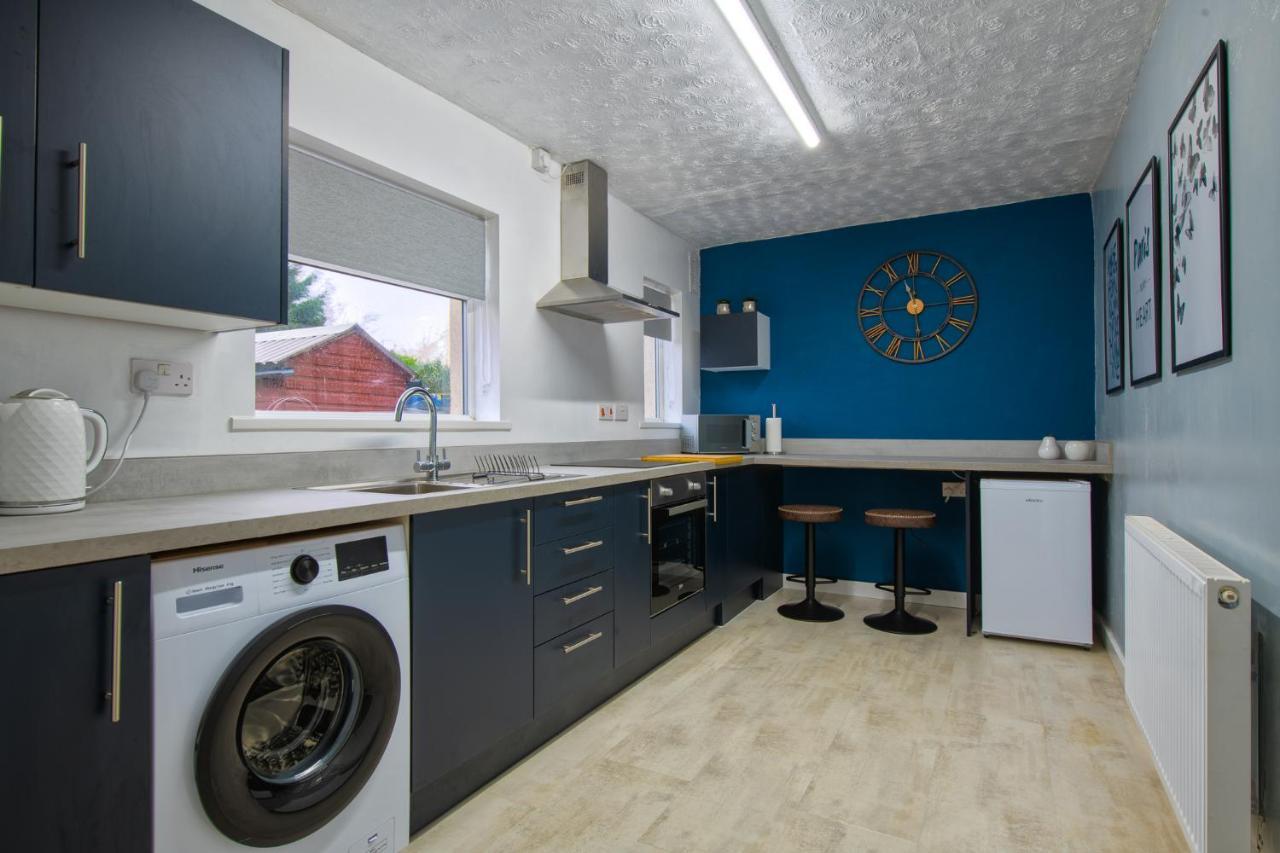 Rookwood House - Spacious Home With Free Parking - Short Stay Leeds Leeds  Buitenkant foto