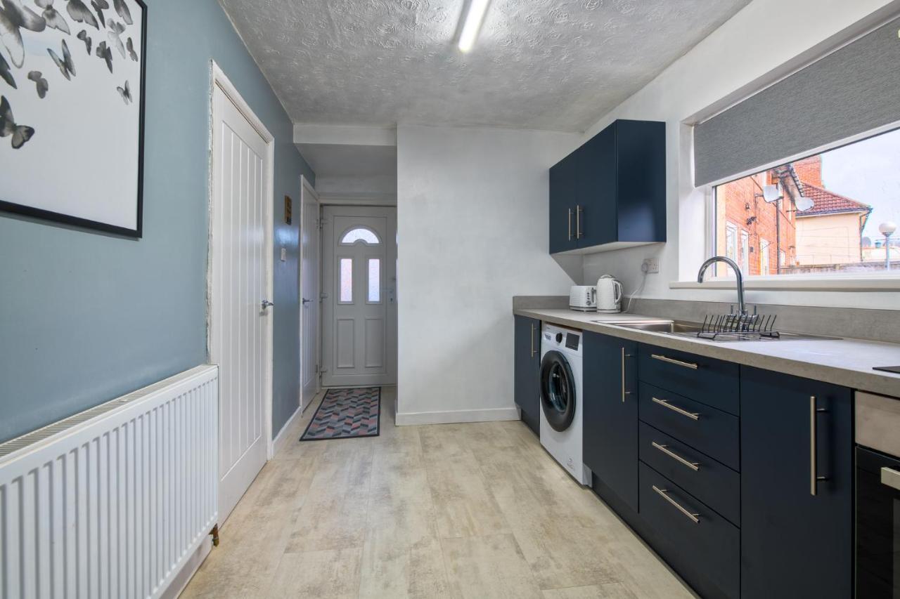 Rookwood House - Spacious Home With Free Parking - Short Stay Leeds Leeds  Buitenkant foto