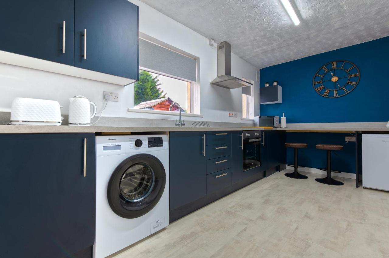 Rookwood House - Spacious Home With Free Parking - Short Stay Leeds Leeds  Buitenkant foto