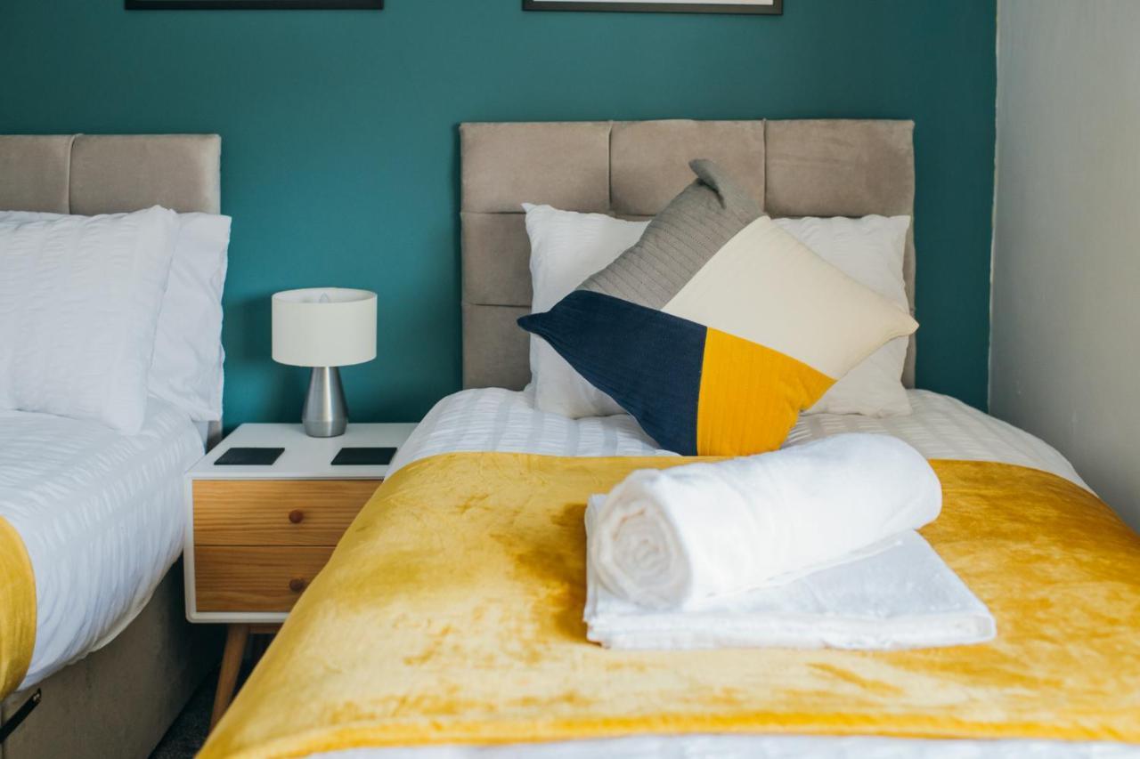 Rookwood House - Spacious Home With Free Parking - Short Stay Leeds Leeds  Buitenkant foto