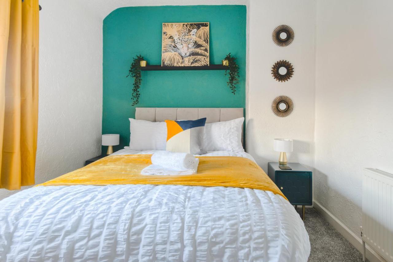 Rookwood House - Spacious Home With Free Parking - Short Stay Leeds Leeds  Buitenkant foto