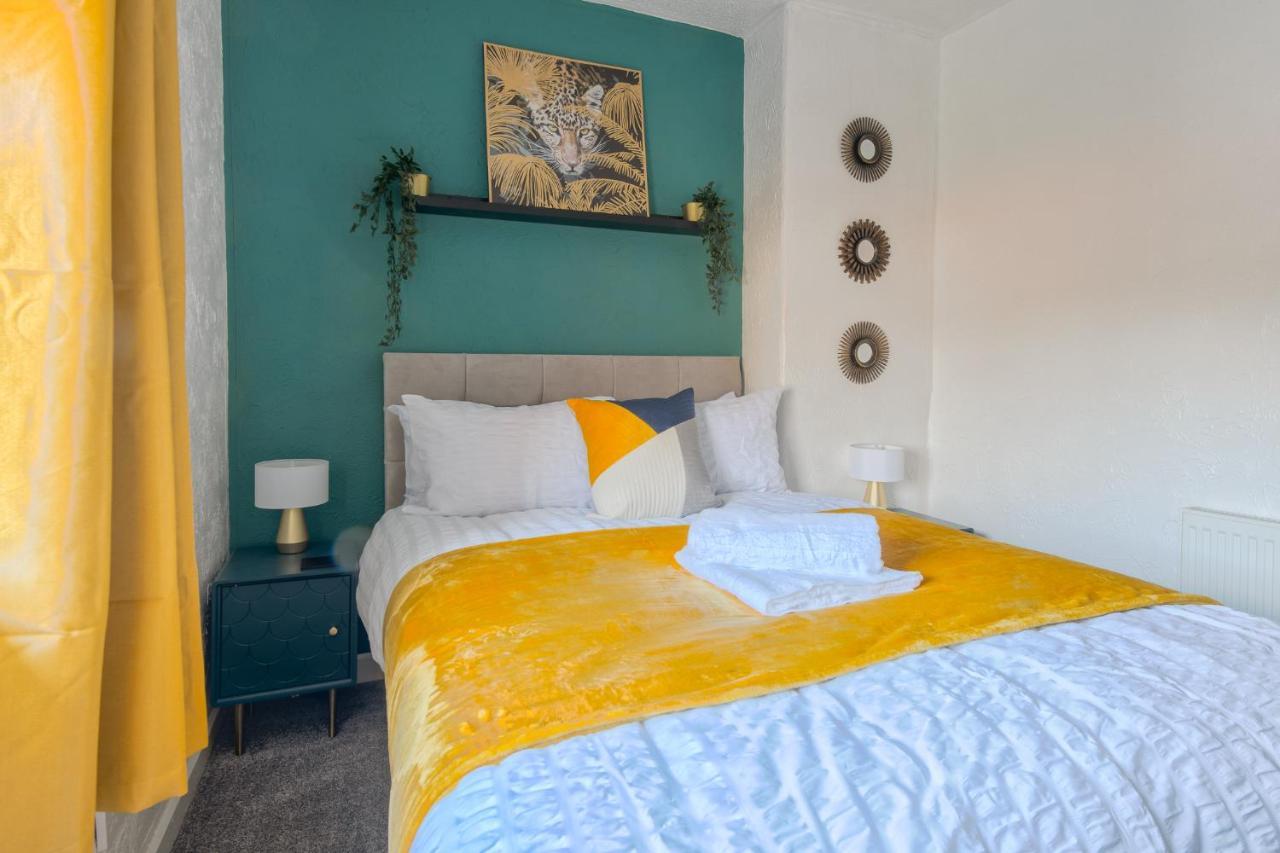Rookwood House - Spacious Home With Free Parking - Short Stay Leeds Leeds  Buitenkant foto